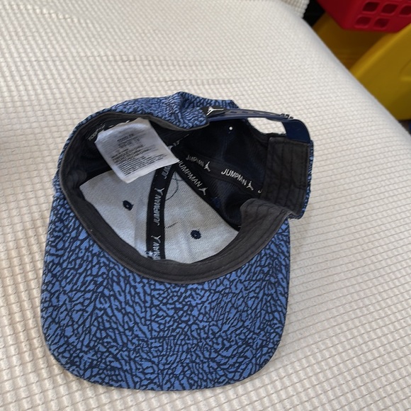 Jordan’s toddler hat - Picture 3 of 4